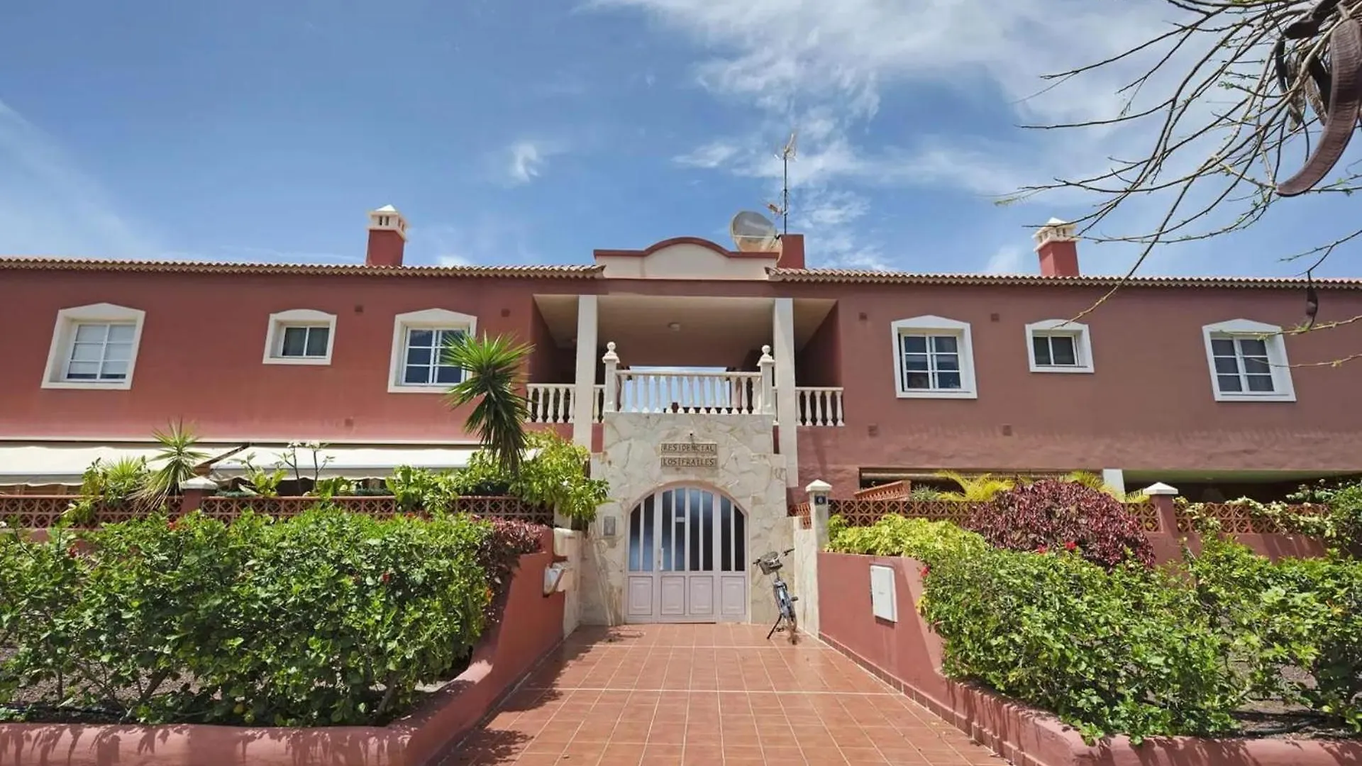 Stunning 2-Bed House In Puerto De La Cruz Villa Spain