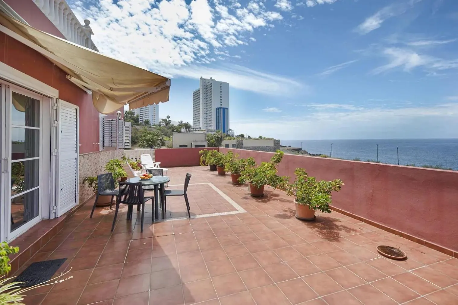 Stunning 2-Bed House In Puerto De La Cruz Villa Puerto de la Cruz (Tenerife)
